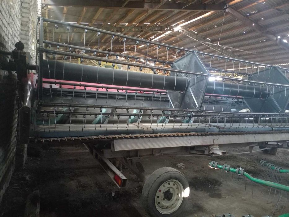 Комбайн Massey Ferguson 7274 CEREA з зерновою жаткою 7,6м