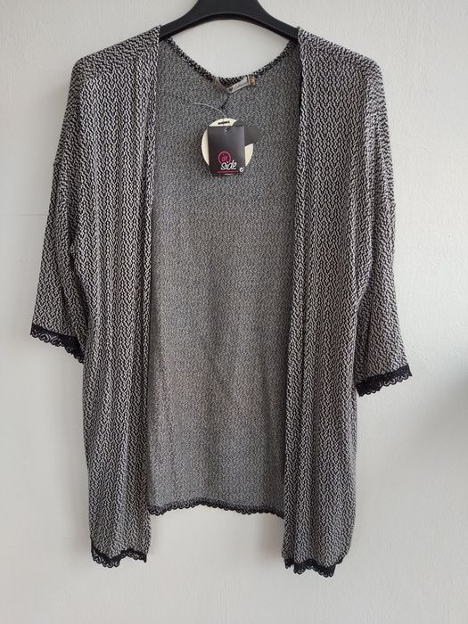 Casaco mesclado preto/branco com renda - Inside - Novo!