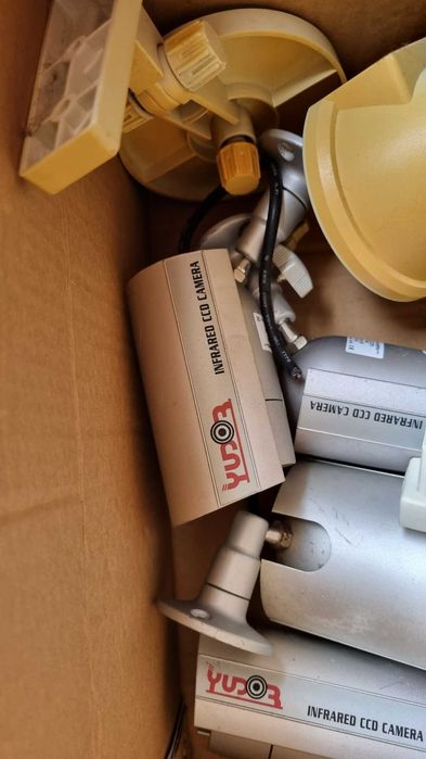 AVTECH-Kit Vídeo Vigilância Profissional Servidor IP mais 6 Câmeras