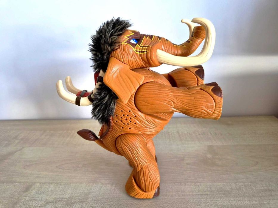 Interaktywny mamut słoń prehistoryczny Mattel ryczy