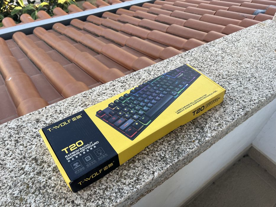 Teclado Gaming T-VOLF T20 RGB (Novo) | 5 Unidades
