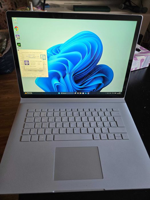 Surface book 2  i7 avec 16Gb ram et 512Gb de disco