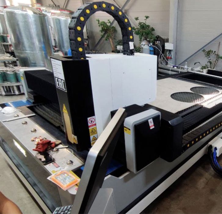 Оптоволоконний лазерний верстат різання металу GWEIKE LF3015LN 6000вт