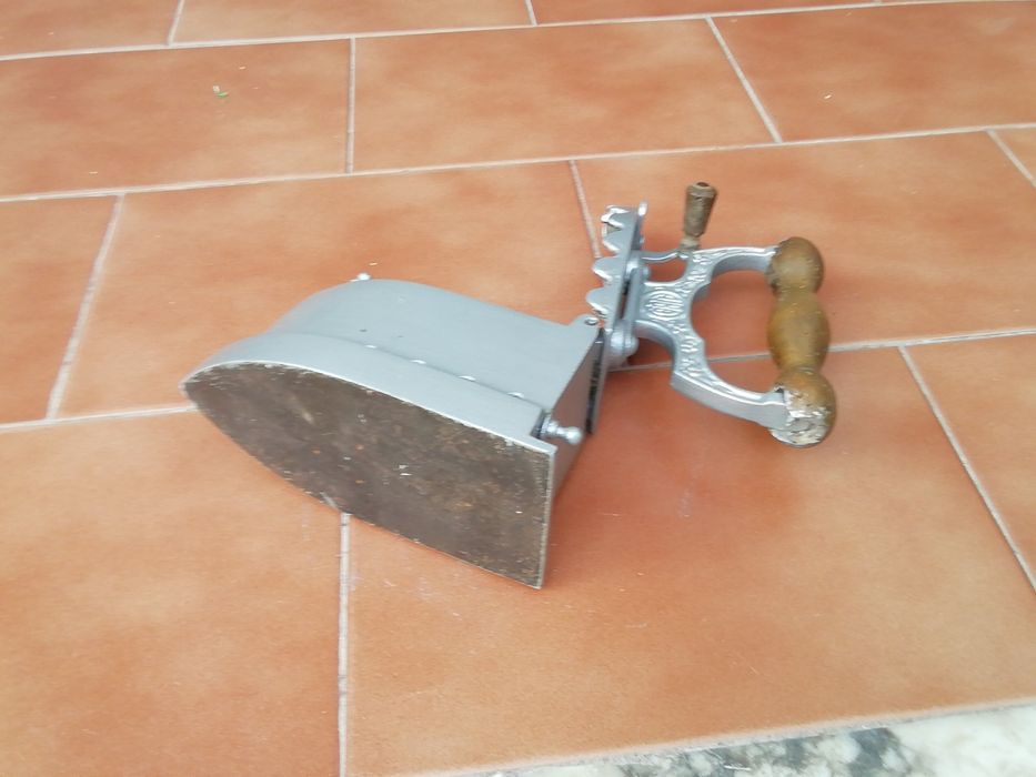 Ferro antigo em ferro