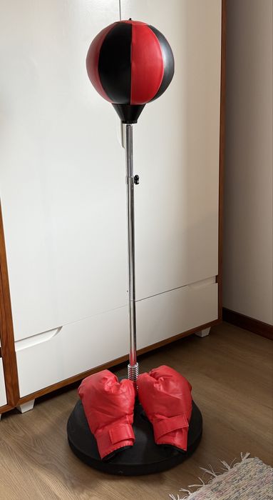 Saco de boxe e luvas - criança