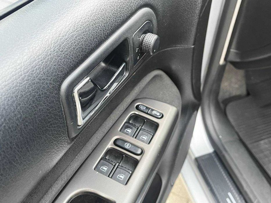 Volkswagen Bora 2003 Атомат Газ Бензин