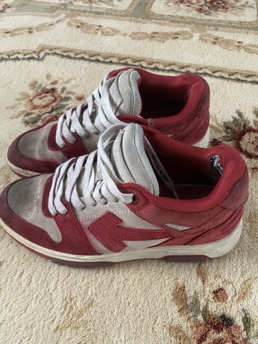 Off-White Out of Office 'Light Red'