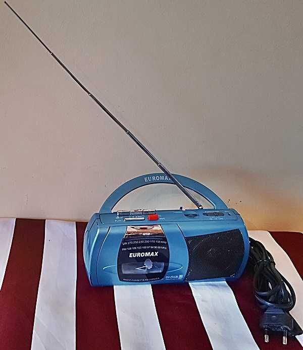 Radiomagnetofon Euromax EM-2942B - "mały jamnik" uszkodzony