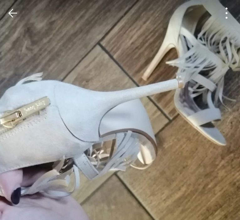 Buty na obcasie, z frędzlami , beżowe, 36 rozmiar ,z ccc