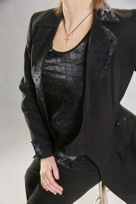 Костюм женский брючный