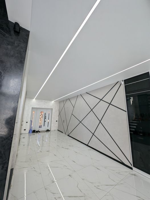 Натяжні стелі, монтаж під ключ, приховані карнизи світлові лінії