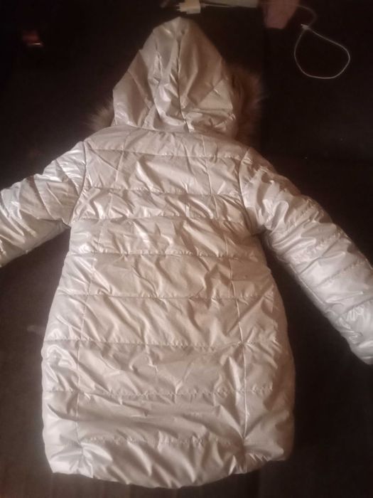 Куртка зимова, шапка,спортивний костюм на флісі. На 7-9 років