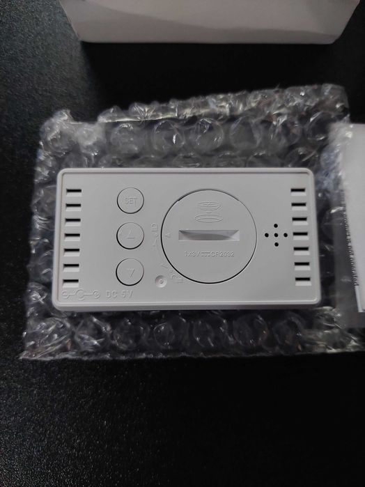LED USB Alarm Clock with Date and Temperature. NEW64354257752578124