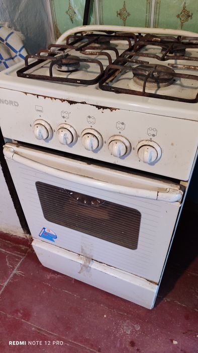 Газовая плита 4 комфорки в хорошем состоянии
