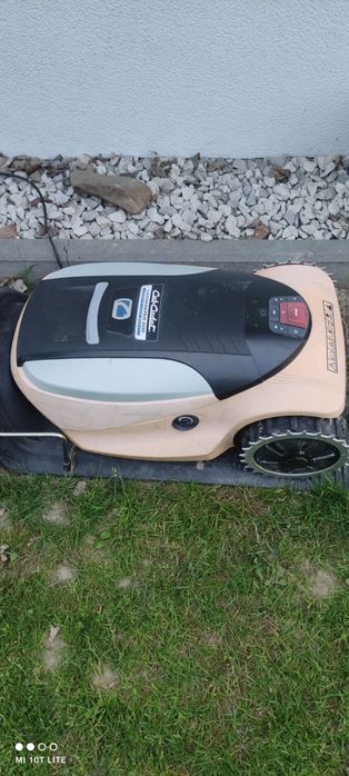 Robot koszący Cub Cadet.
