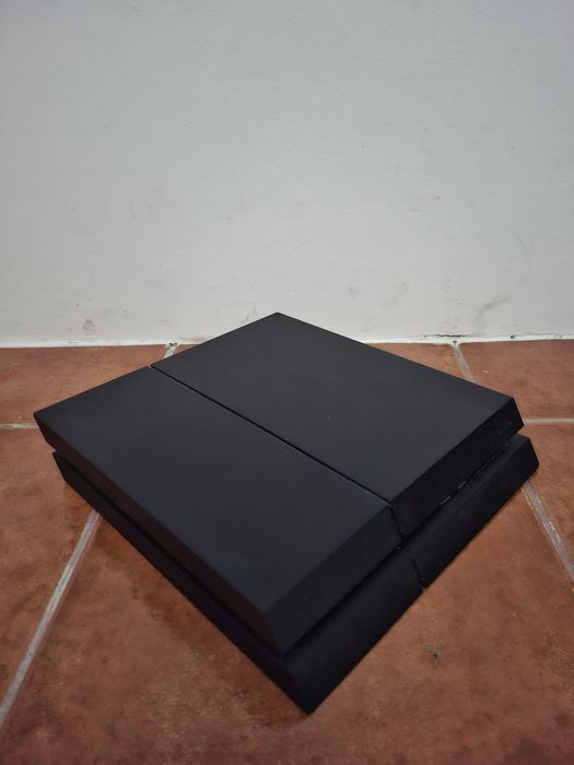 Playstation 4 (PS4) 500GB bom estado
