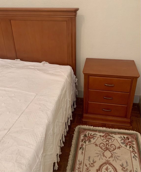 Conjunto de quarto de casal em cerejeira