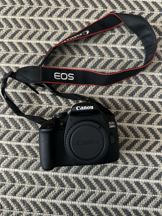 Camera fotografica Canon EOS 2000D
