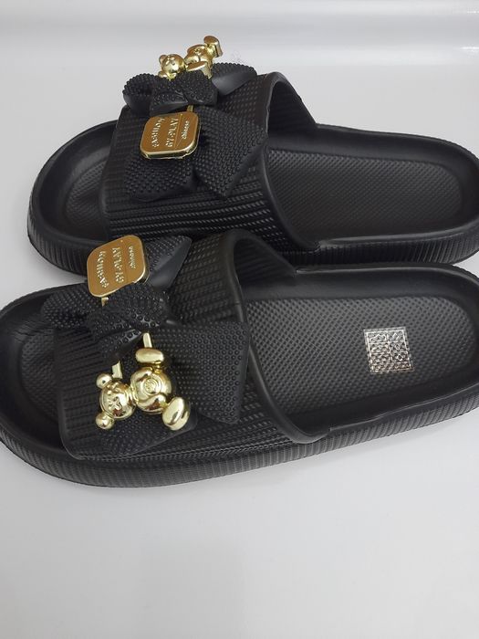 Klapki z kokardą 37