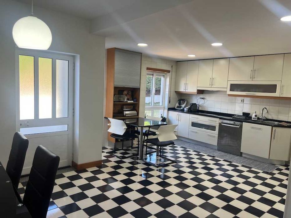 Vivenda de ponta geminada em Abraveses - Viseu