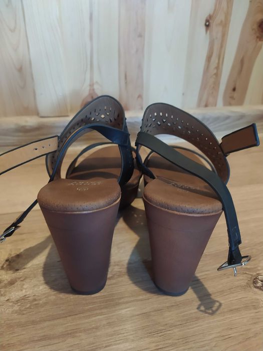 buty na wesele, koturn, wysoki obcas, ażurowy pasek, stan - jak nowe