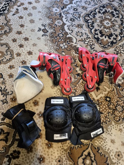 Ролики  з наколінниками і налокотниками, ролики на  устілку 18см