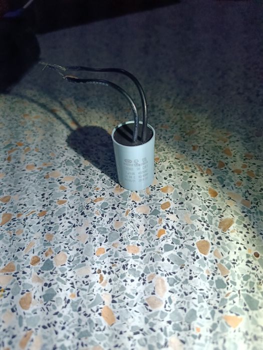 Конденсатор для циркуляційного насоса котла