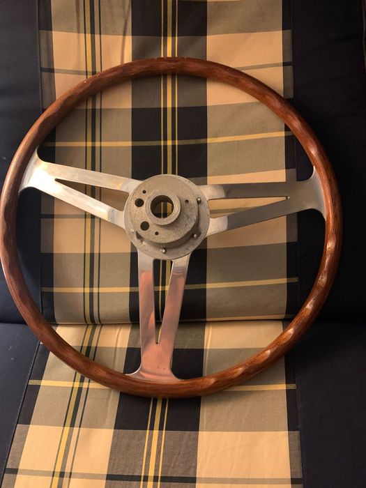 Кермо для автомобіля.