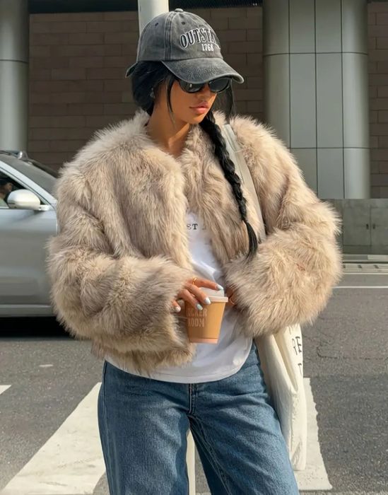 Nowe białe krótkie futerko viralowe S