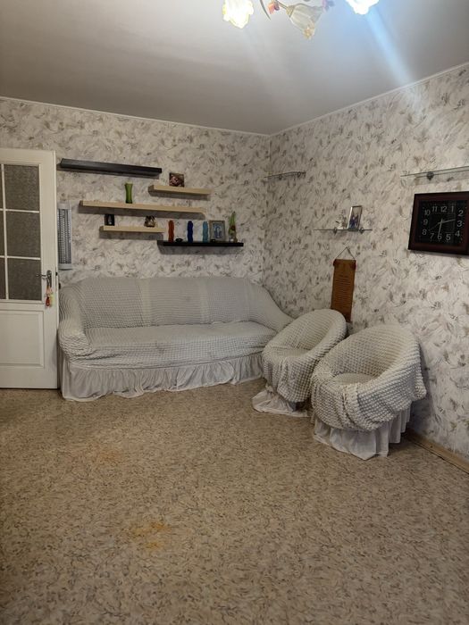 Три кімнатна квартира , 5-6 чоловік .