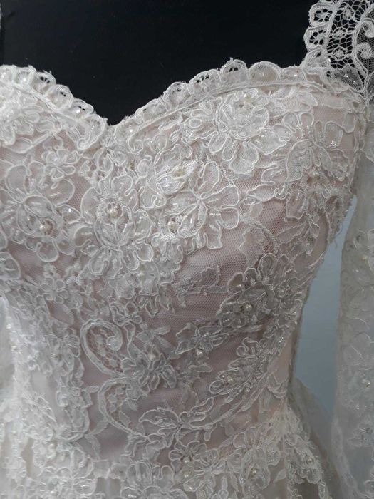 Suknia ślubna - krótka.