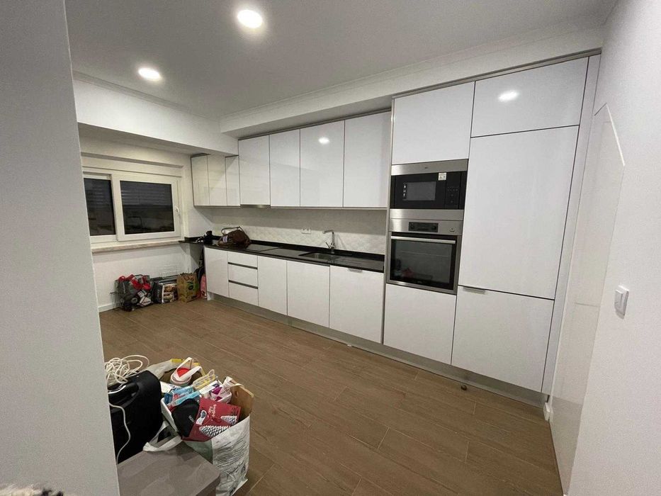 MORADIA GEMINADA PARA ARRENDAR EM LOUREL