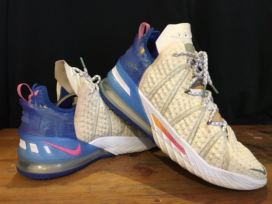 LeBron 18 ホワイト/マルチカラー シューズ nike lebron 18 - купити чоловіче взуття - Ціна на OLX.ua