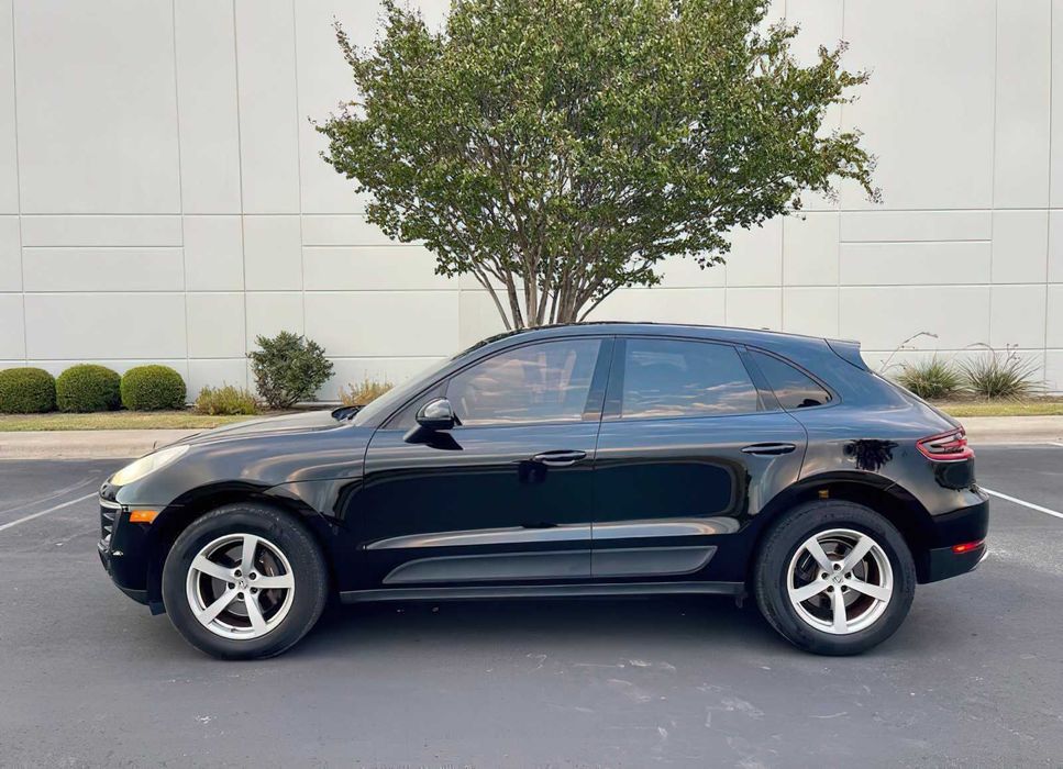 Porsche Macan      2017