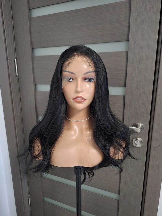 Peruca longa preta com renda frontal