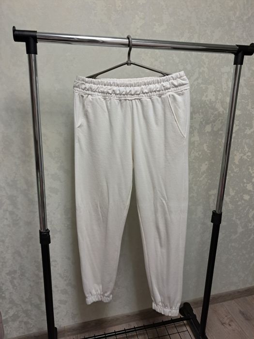 Білі штани. Sinsay