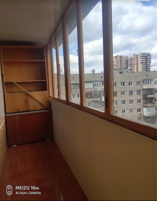 3х к.из.кв. в 3-х мин.от входа в метро 23Августа. 76м2. Старт-62999$