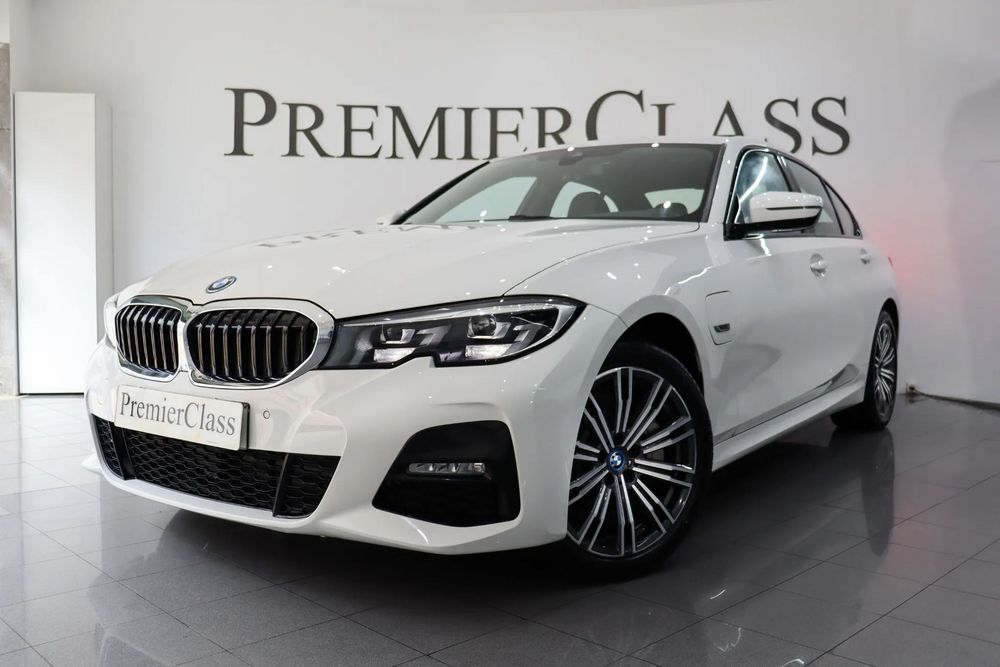 BMW 330 e Pack Desportivo M Auto