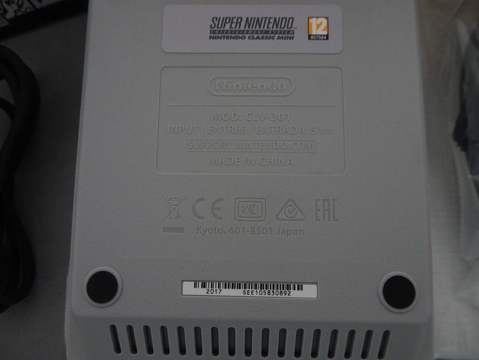 Consola Super Nintendo - Nintendo Classic Mini (nunca usada)