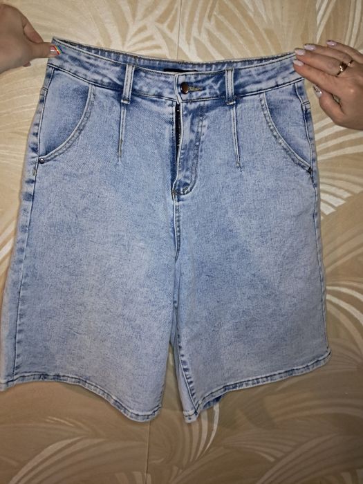 Довгі джинсові шорти