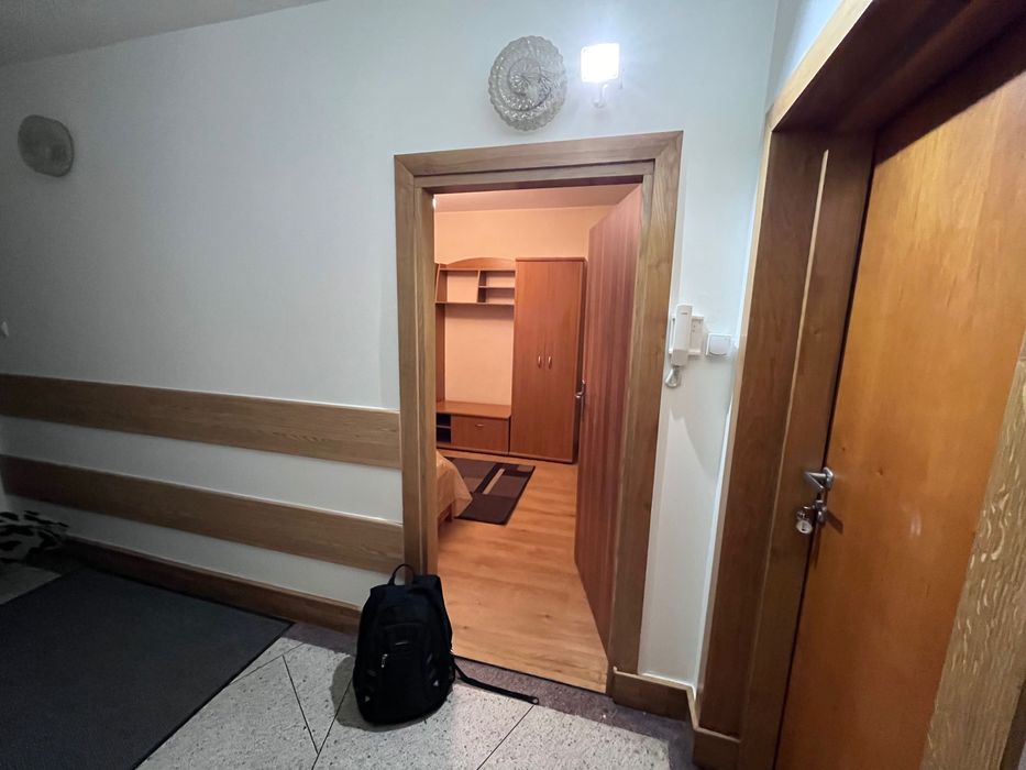 Bezpośrednio 30 m2  z  prywatną łazienką i kuchnią