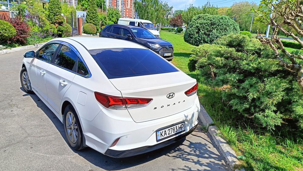 Авто в оренду Hyundai Sonata