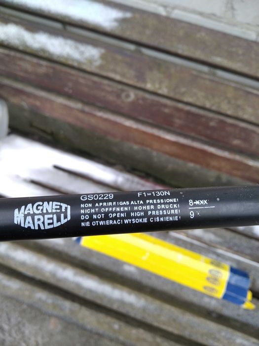 Амортизартор багажника