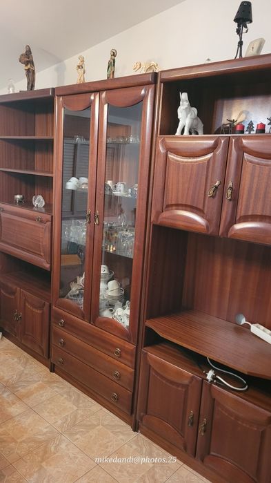 Vendo móvel e mesa de sala