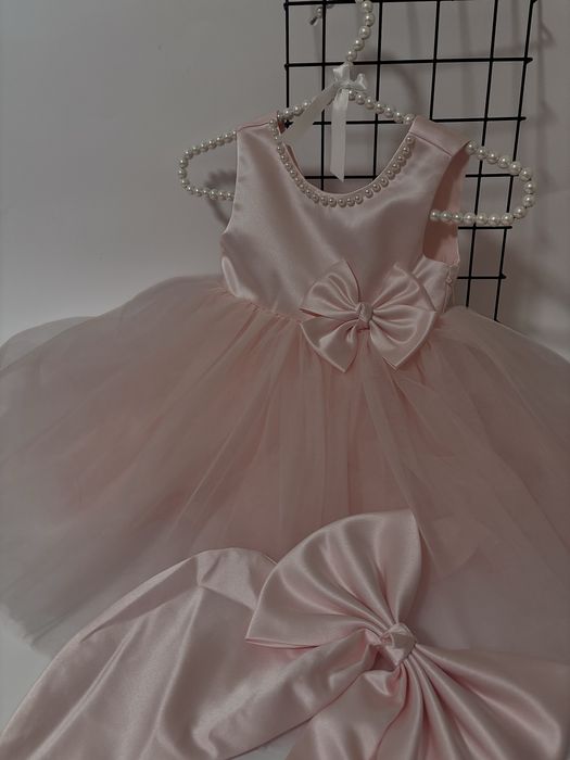 Продам сукню на дівчинку