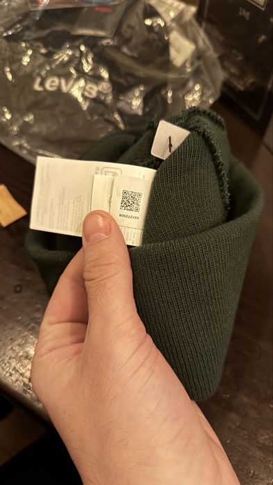 Шапки TNF, Vans, Marshall artist, levis, the north face, tnf