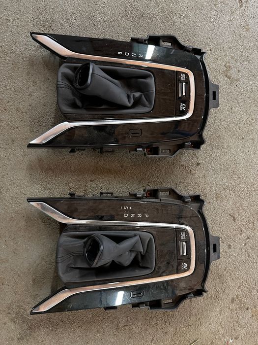 Mieszek panel biegów Corolla E21 hybryda