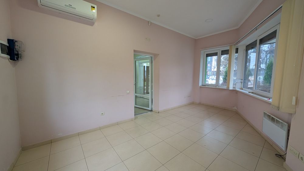 Приміщення в топовій локації в центрі в оточенні нових ЖК, 50 квт