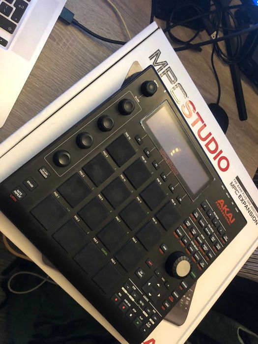 Akai MPC Studio (controlador MIDI)
