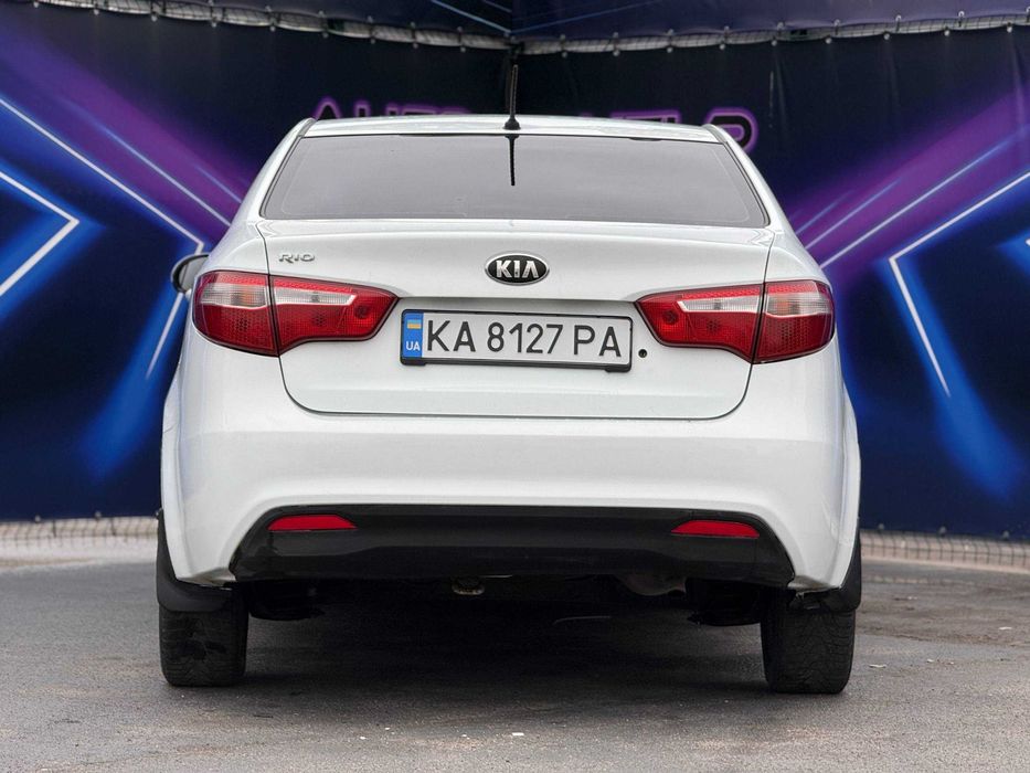 Kia Rio 2013, 1.4 газ/бензин, автомат